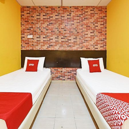 Oyo 90363 Nyamanya Inn Kuantan Ngoại thất bức ảnh