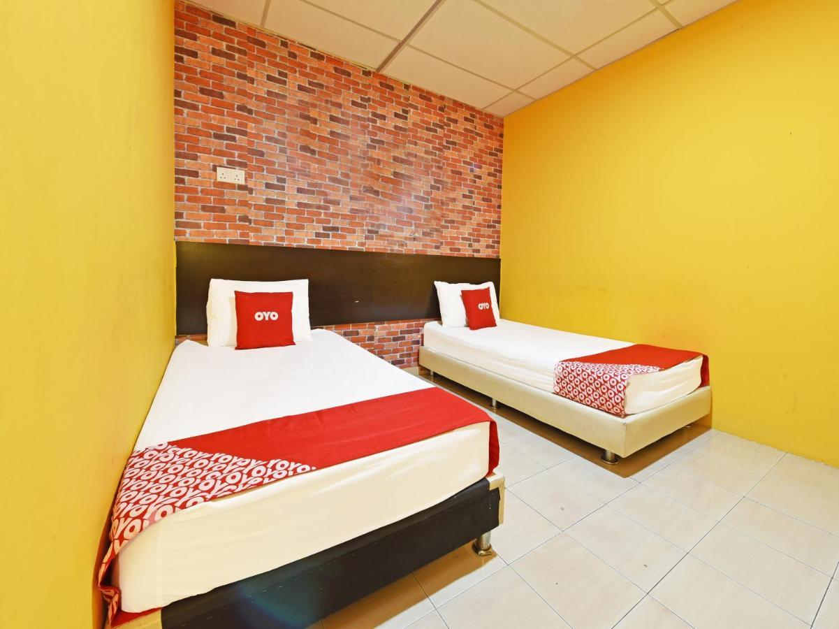Oyo 90363 Nyamanya Inn Kuantan Ngoại thất bức ảnh